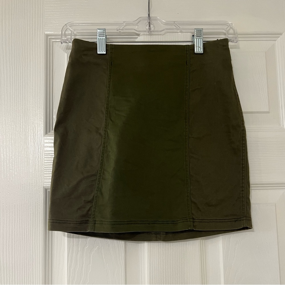 Sky and Sparrow Mini Skirt - Army Green